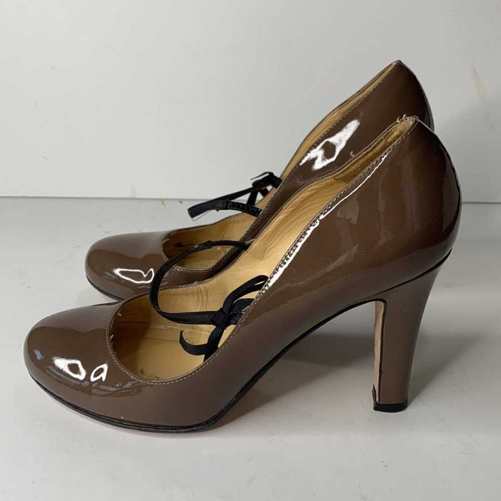 Kate Spade tan patent leather black bow tie pumps - image 3