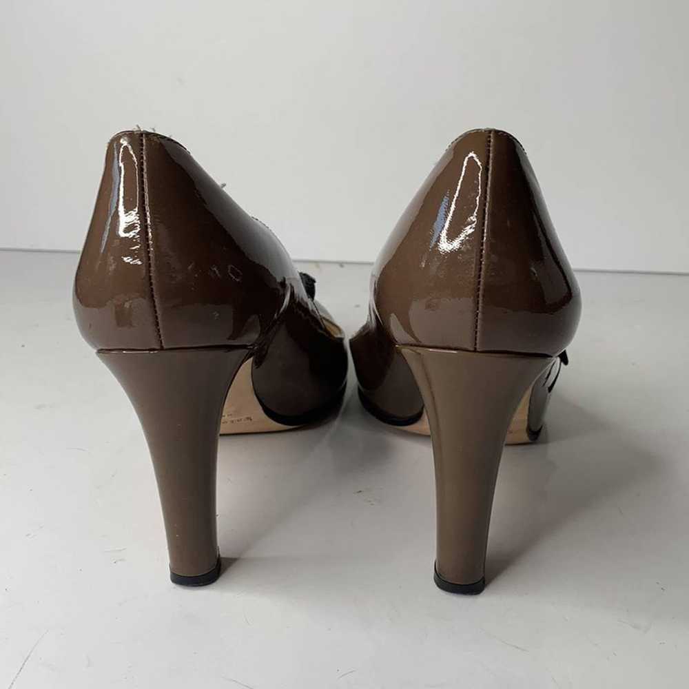 Kate Spade tan patent leather black bow tie pumps - image 5