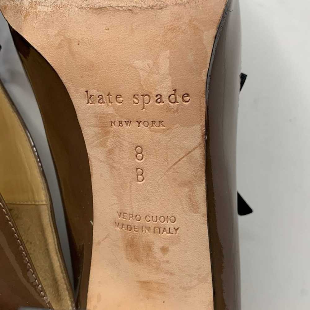 Kate Spade tan patent leather black bow tie pumps - image 7
