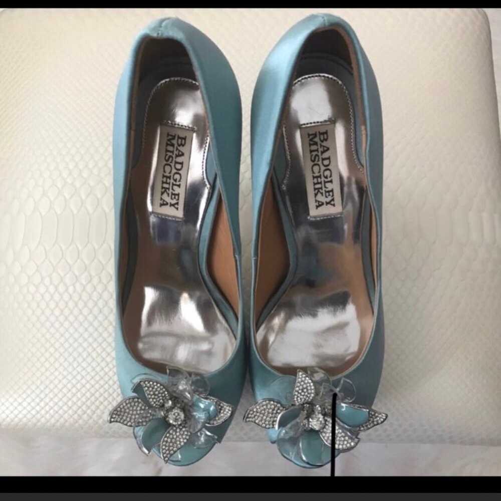 Badgley Mischka blue flower bling pumps - image 4