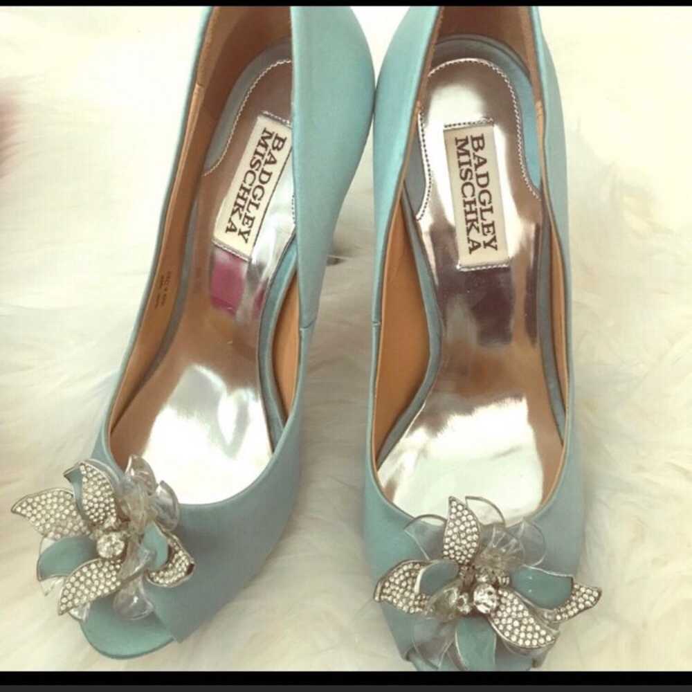 Badgley Mischka blue flower bling pumps - image 6