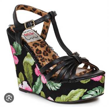 Bettie Page tropical wedges