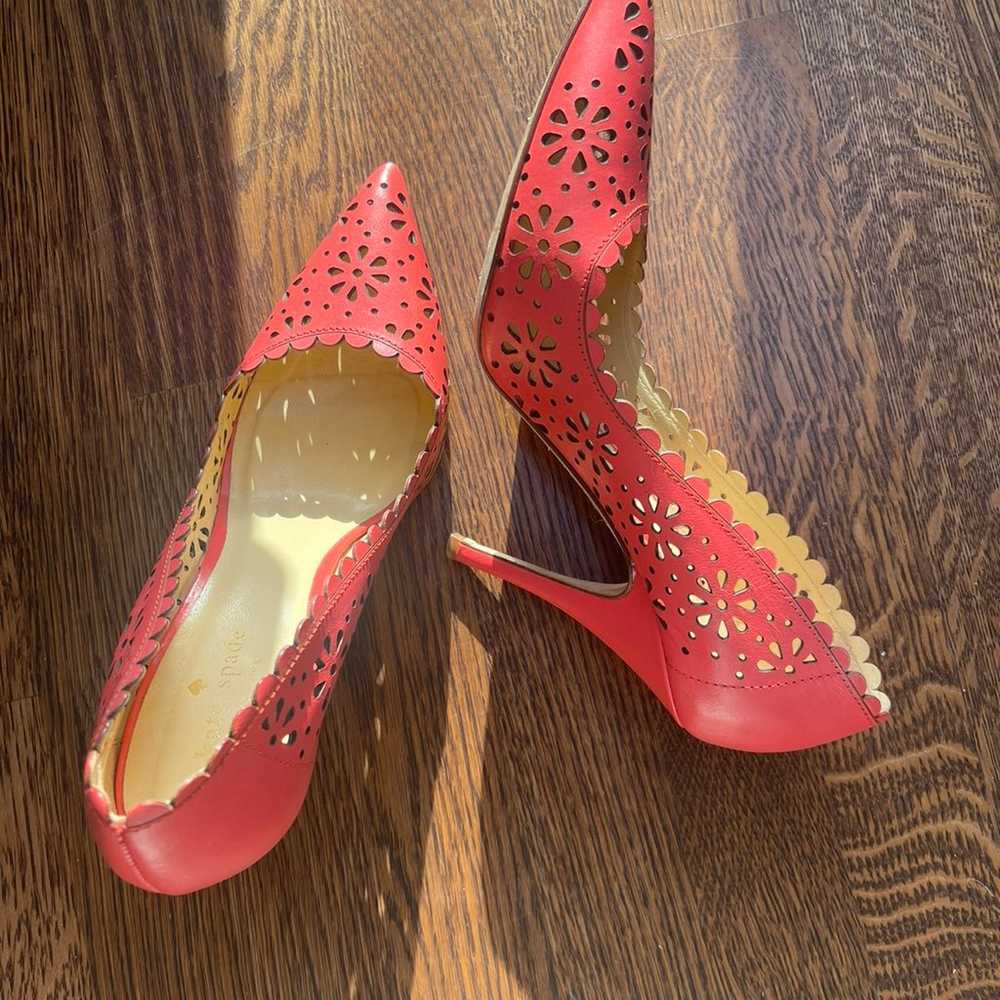 Kate Spde Laser Cut heels in Coral, size 8 - image 2