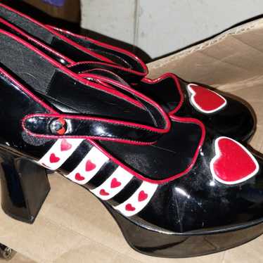 Queen of hearts - 55 Funtasma 4" pumps