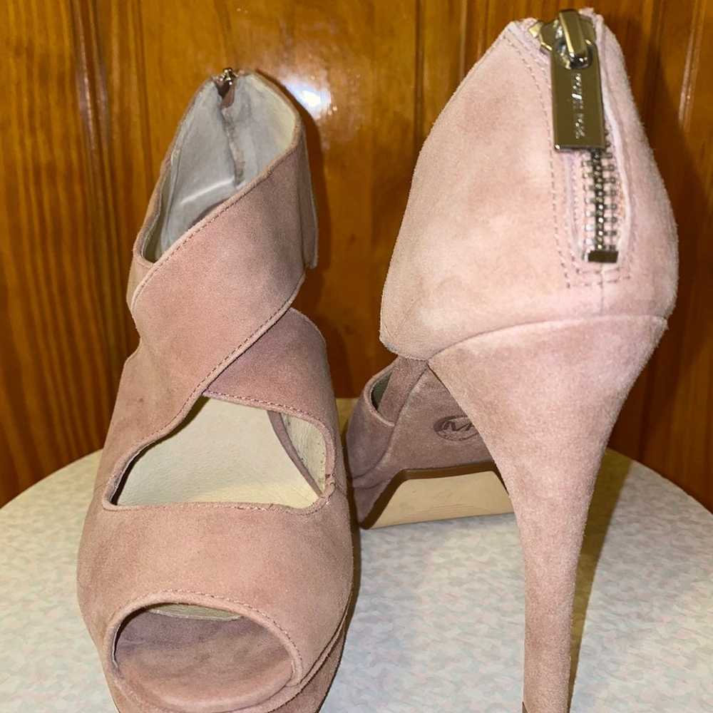 $165 MK suede platform pink heels 6 - image 4