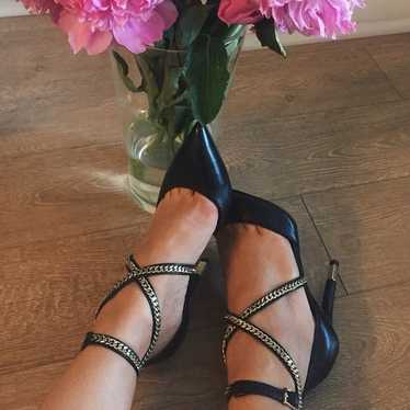 Guess Black Heels With Gold Chain