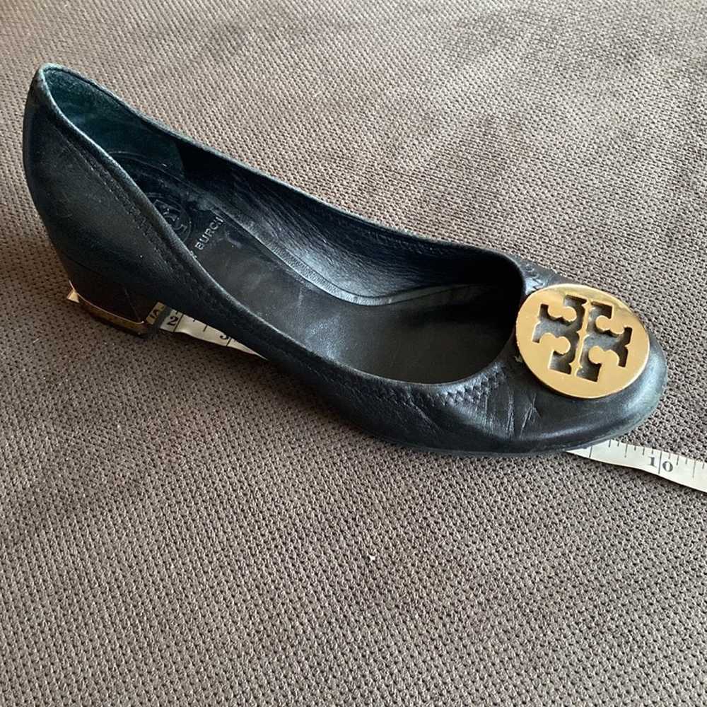 Tory Burch black leather slip in chunky heel sign… - image 7