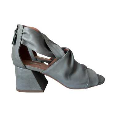 ANTHROPOLOGIE SILENT D GREY LEATHER HEELS SIZE 9