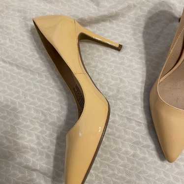 Nude Pumps