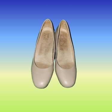 Women's Tan Block Heel Naturalizer Size: 8.5