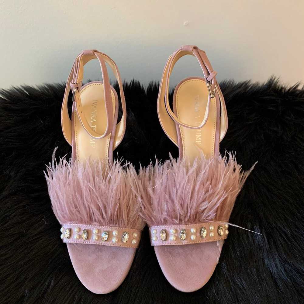 New 8.5 Pink Ivanka Trump Feather Heels - image 2