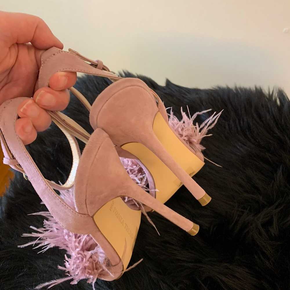 New 8.5 Pink Ivanka Trump Feather Heels - image 8