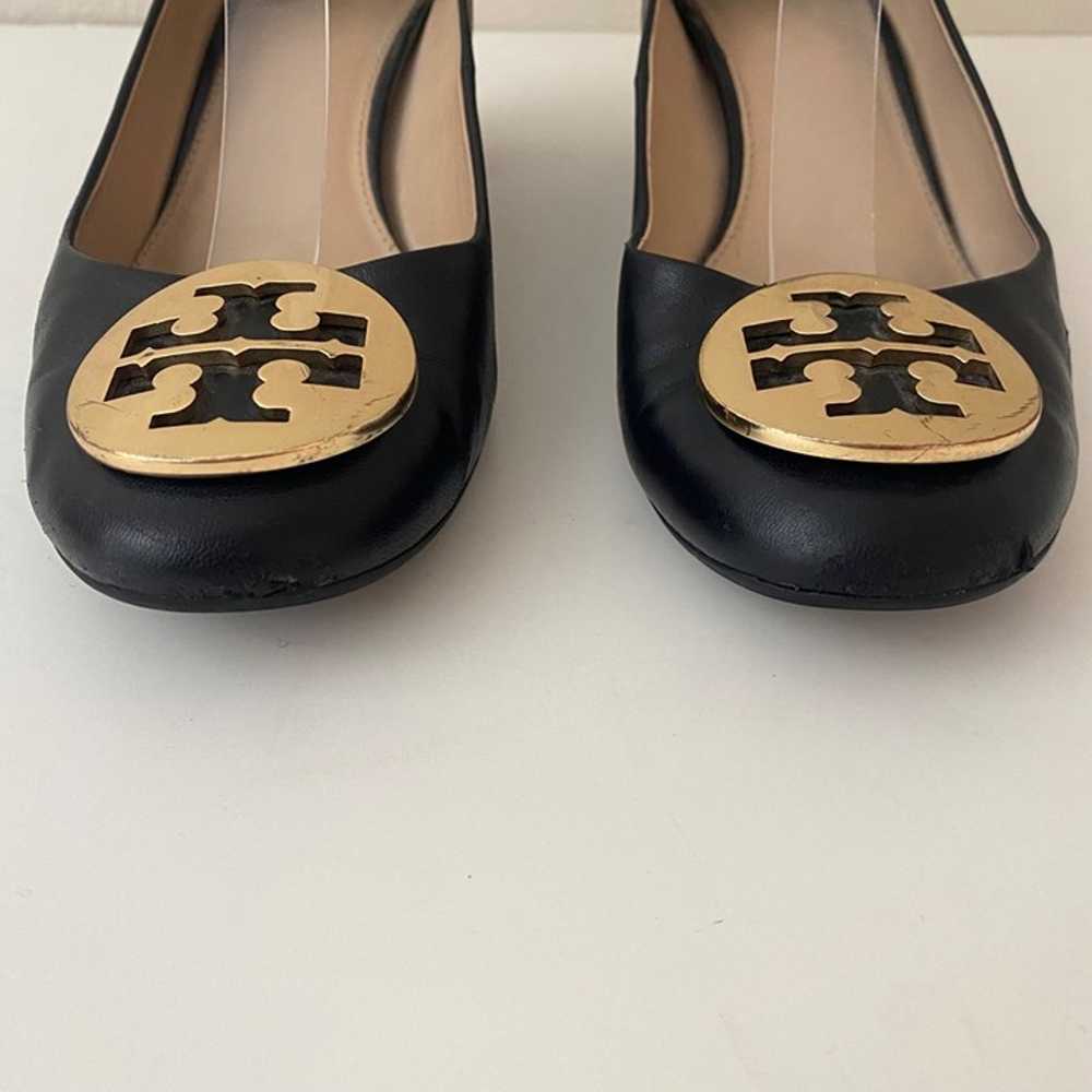 Tory Burch Black Gold Logo Pumps Heels Shoes - image 5