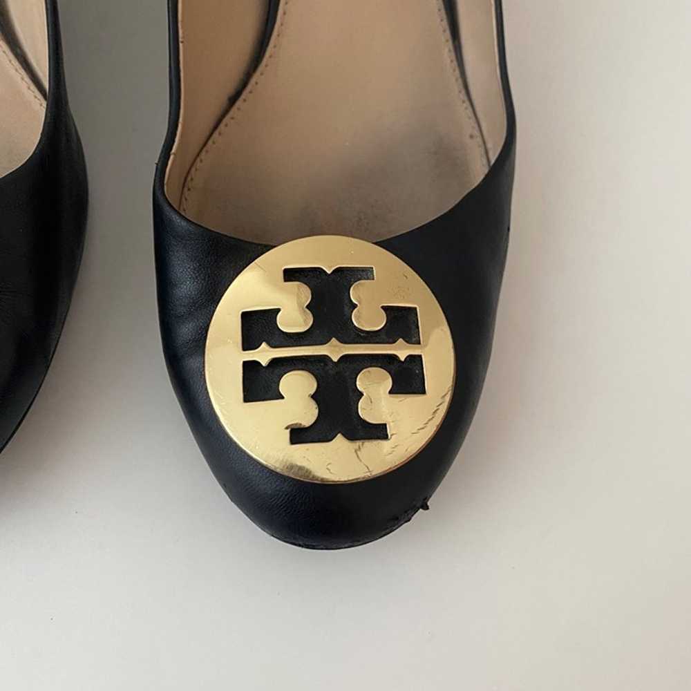 Tory Burch Black Gold Logo Pumps Heels Shoes - image 7