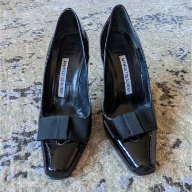 Manolo offers Blahnik black and white heels with rubber grip sole 36.5 (6.5us)