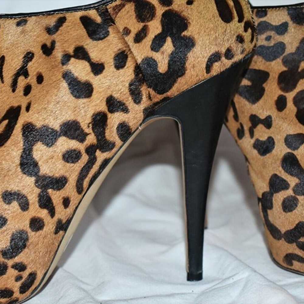 VINCE CAMUTO Calf Hair Leopard Platform Ankle Boo… - image 5