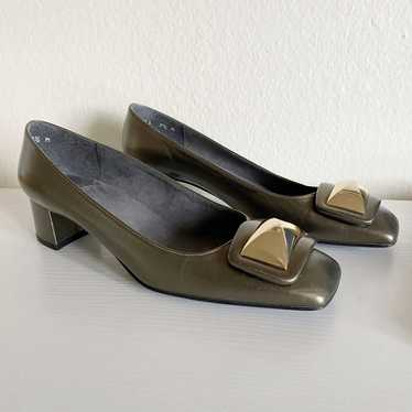 Stuart Weitzman Bronze Pumps