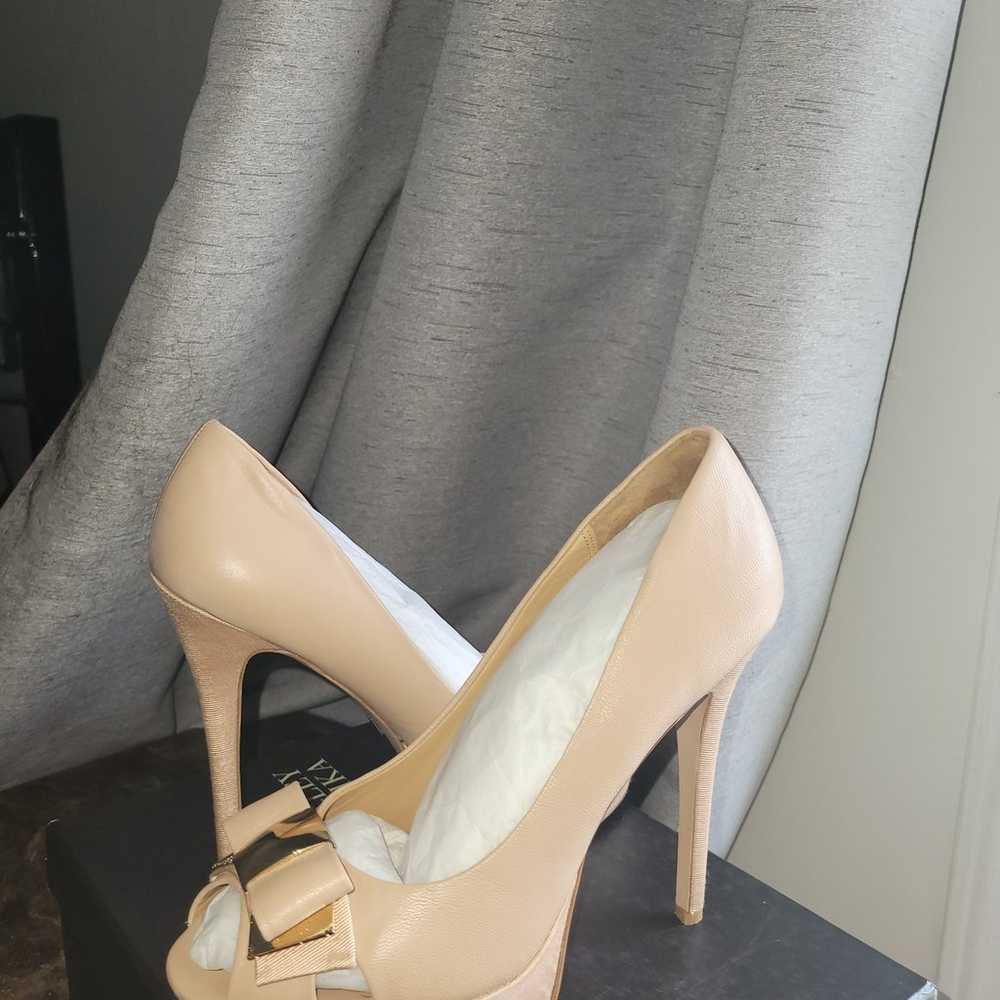 Selling My BADGLEY MISCHKA HEELS SIZE 9. Only had… - image 9
