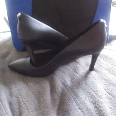 heels size 7 - image 1