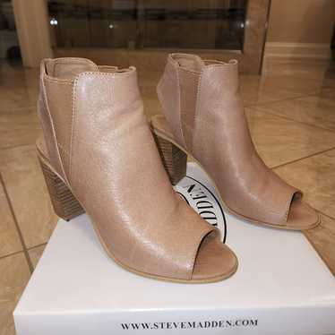 Steve Madden taupe nobell heels