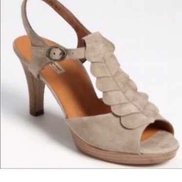 Paul Green Lava T-strap Taupe Suede Ruffle Platfo… - image 1