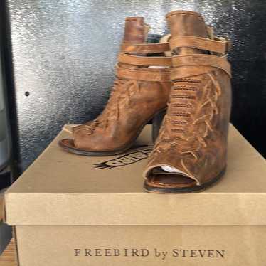 freebird by steven Eagle heel - image 1