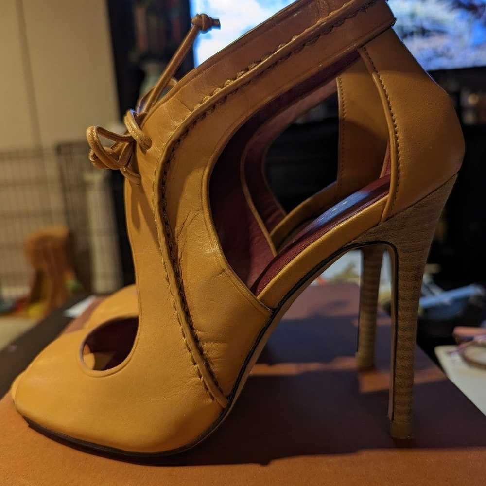 COACH - Loise Pump - Size 7 - image 7