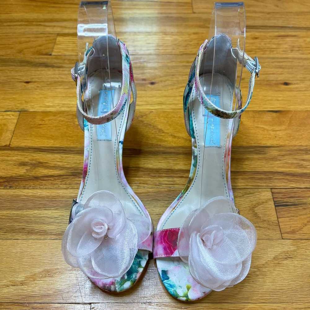 Betsey Johnson Maddi Floral Kitten Heel Sandals S… - image 1