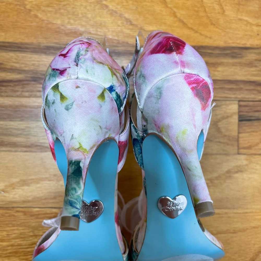 Betsey Johnson Maddi Floral Kitten Heel Sandals S… - image 3