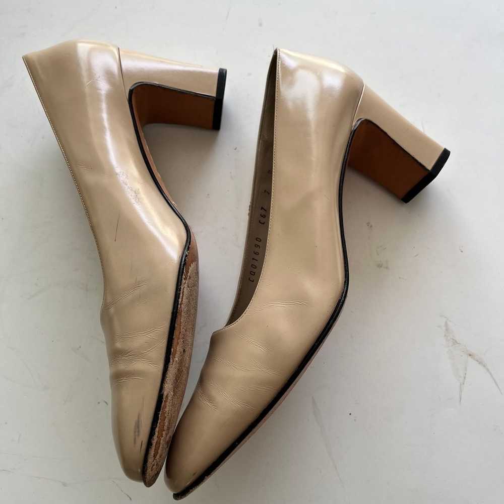 Salvatore Ferragamo Beige Leather pumps size 7 B … - image 4