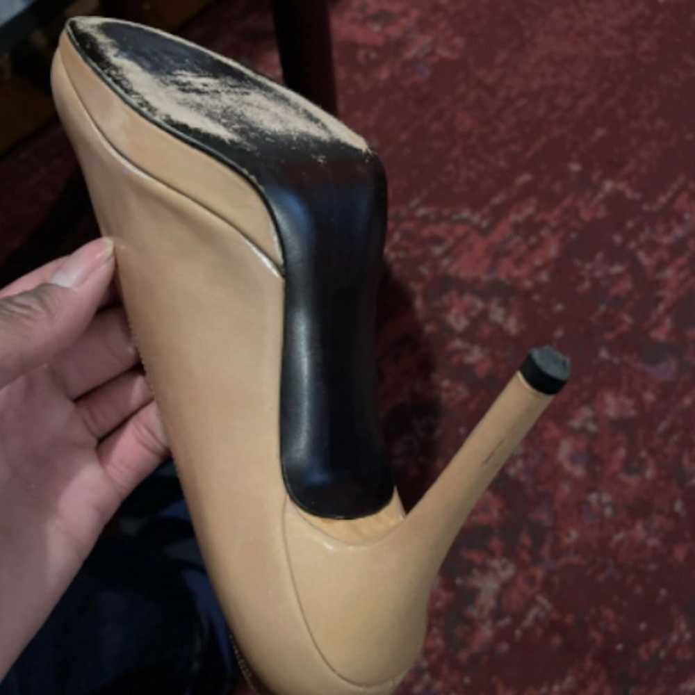 Stuart Weitzman Nude Leather Pump Heels, Size 7M - image 6