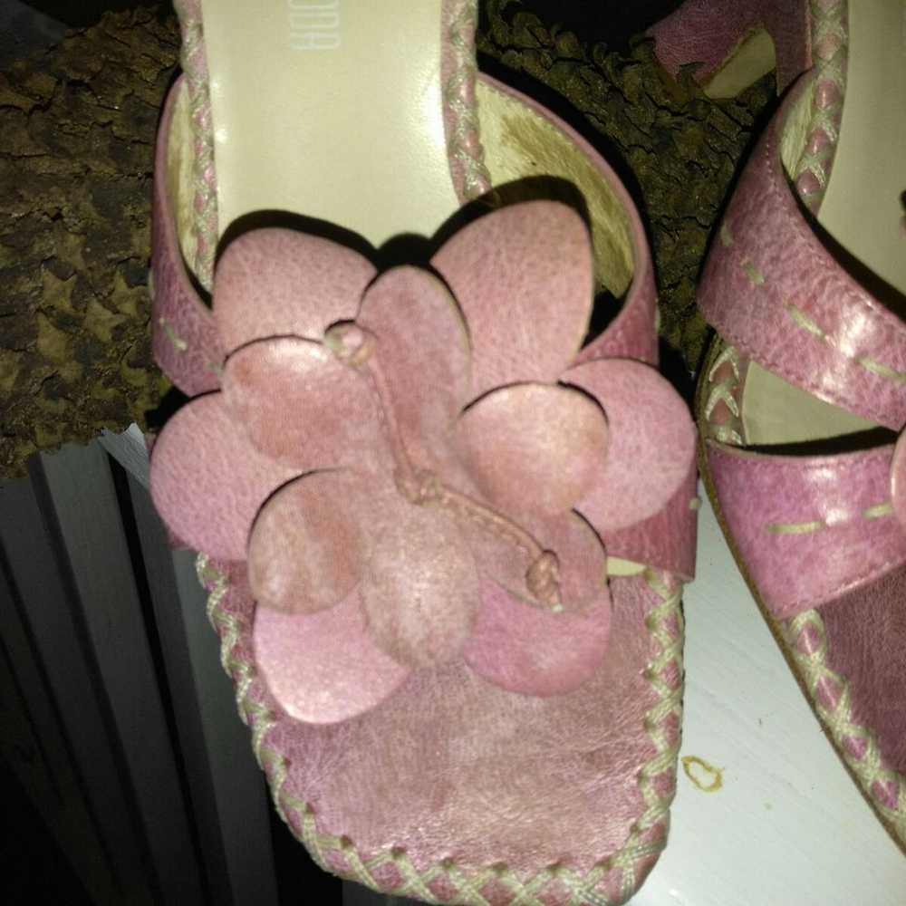 Pelle Moda Pink Leather Wedge Flower Top - image 2