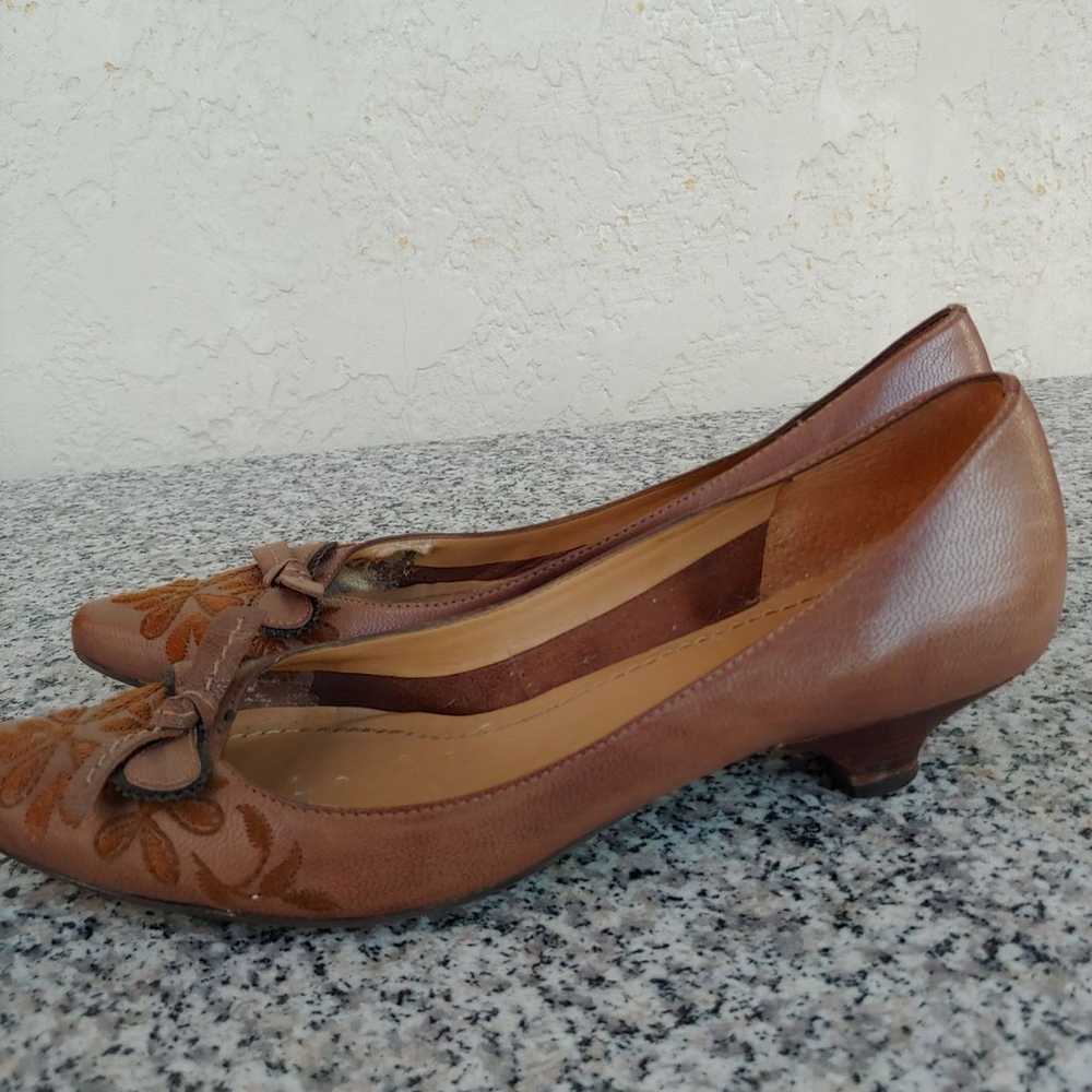 Nicole leather brown tan kitten heels embroidered - image 10