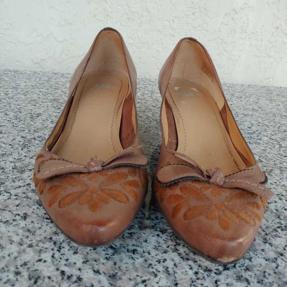 Nicole leather brown tan kitten heels embroidered - image 12