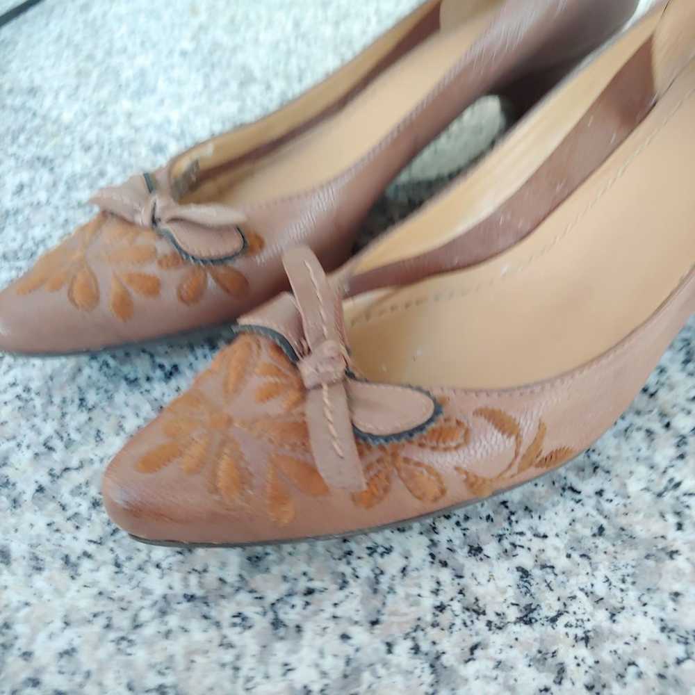 Nicole leather brown tan kitten heels embroidered - image 3