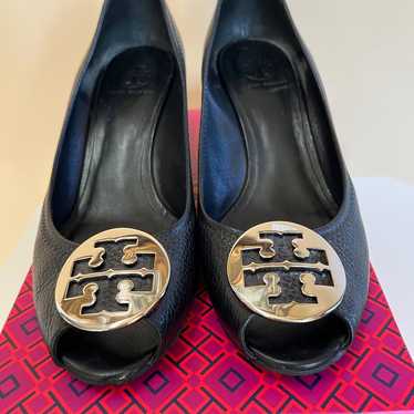 Tory Burch - Sally 2-Tumbled Leather