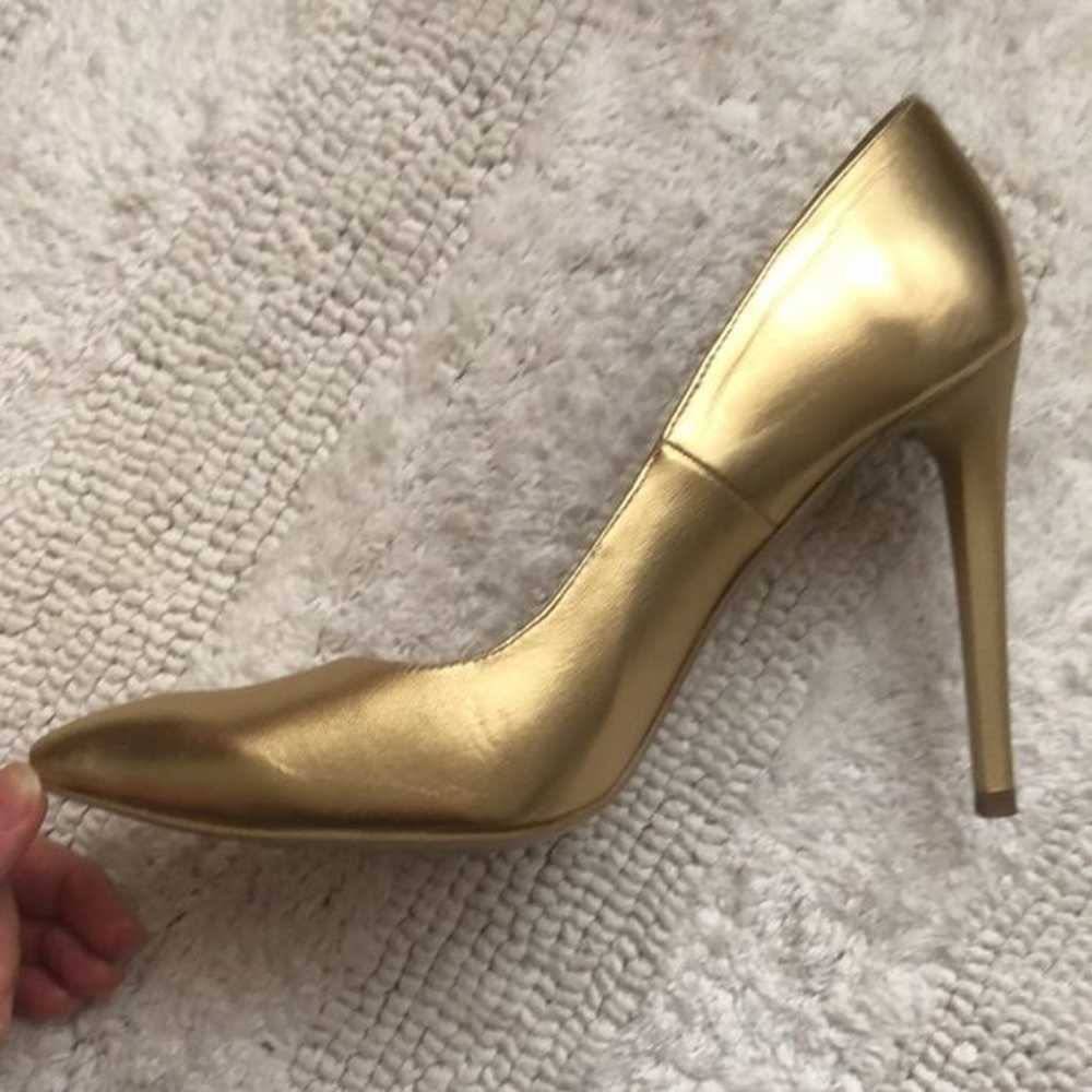 Bespoke golden leather high heel pumps, custom ma… - image 10