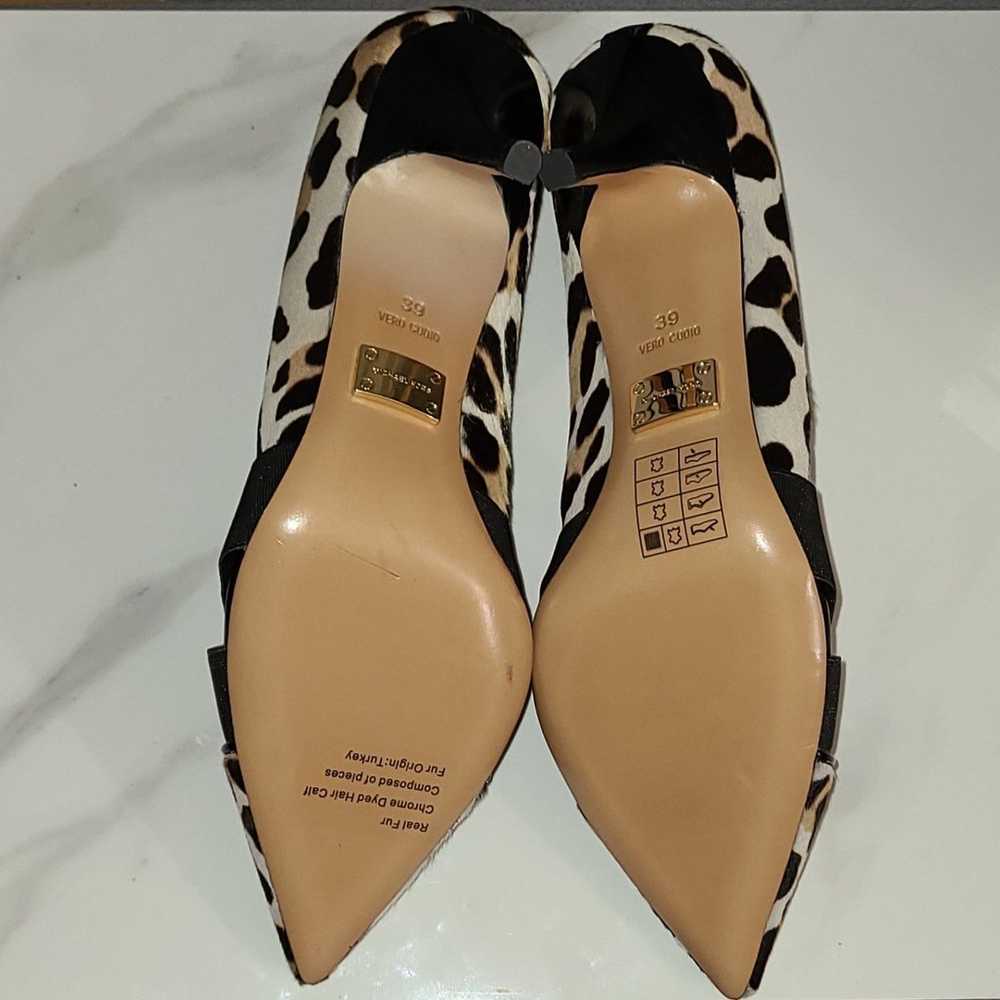 MICHAEL KORS "Stephanie" Leopard Calf Hair Pumps … - image 5