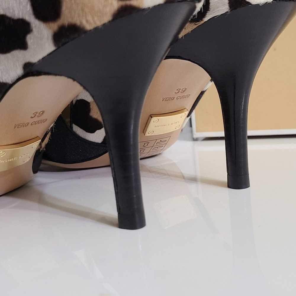 MICHAEL KORS "Stephanie" Leopard Calf Hair Pumps … - image 8