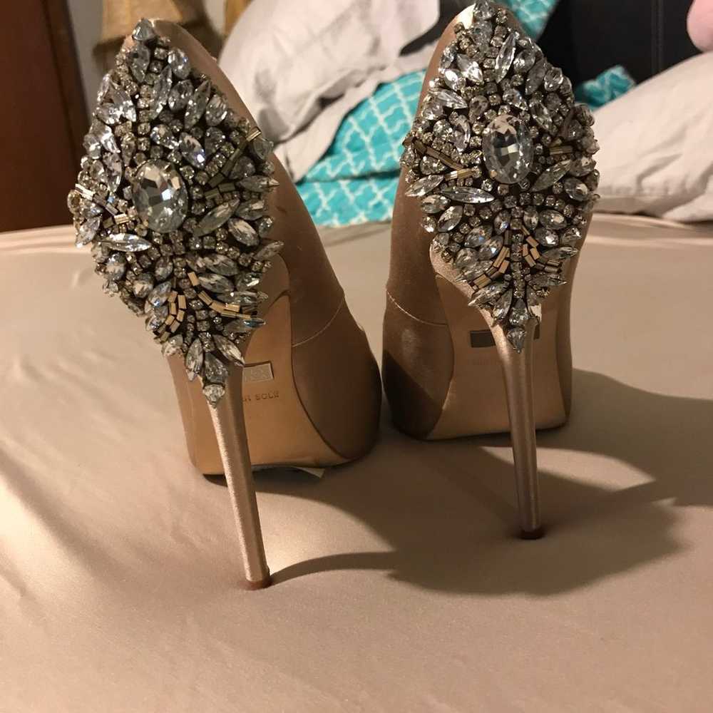 heels size 5 - image 2