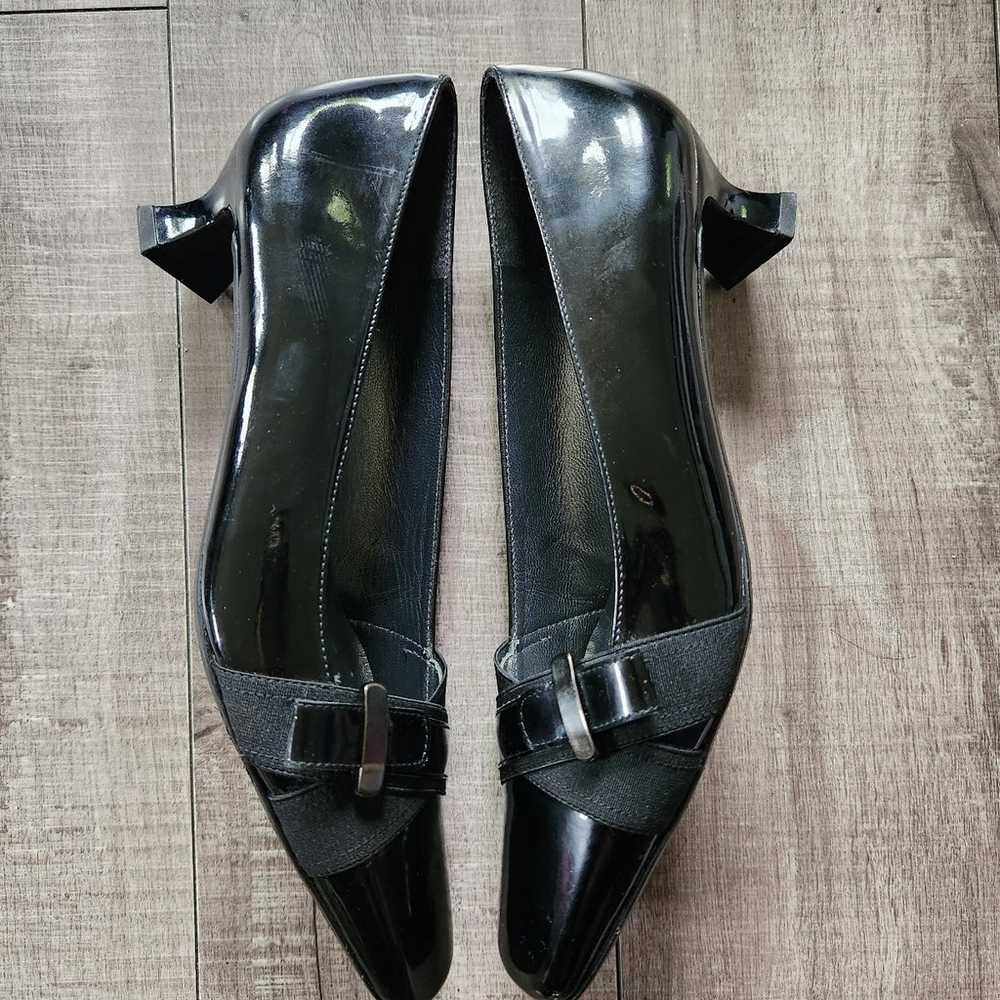Stuart Weitzman shoes size 9 woman leather kitten… - image 10