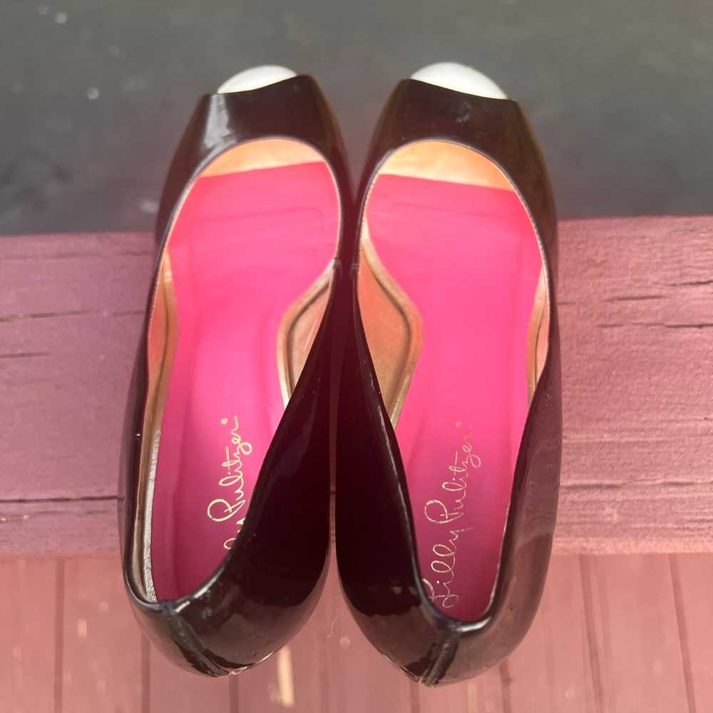 LILLY PULITZER NEW BLACK PATENT LEATHER PEER TOE … - image 10