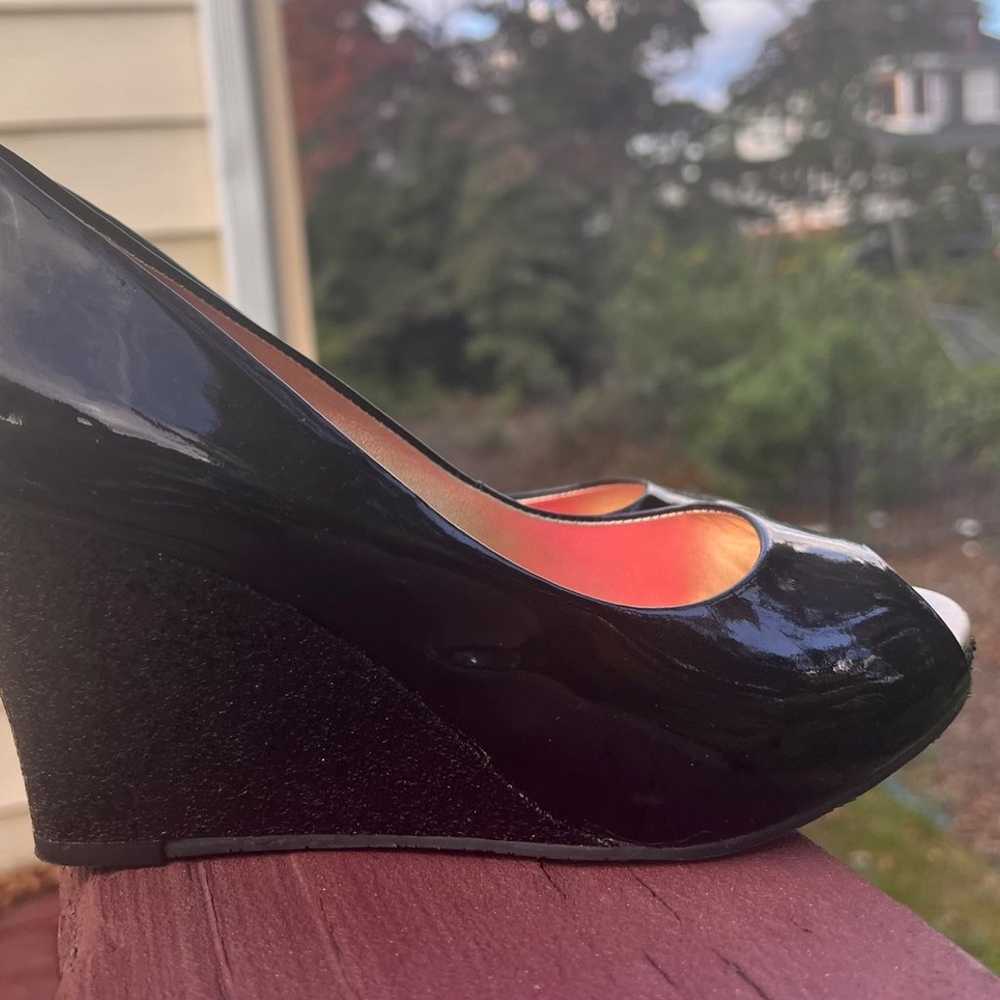 LILLY PULITZER NEW BLACK PATENT LEATHER PEER TOE … - image 8