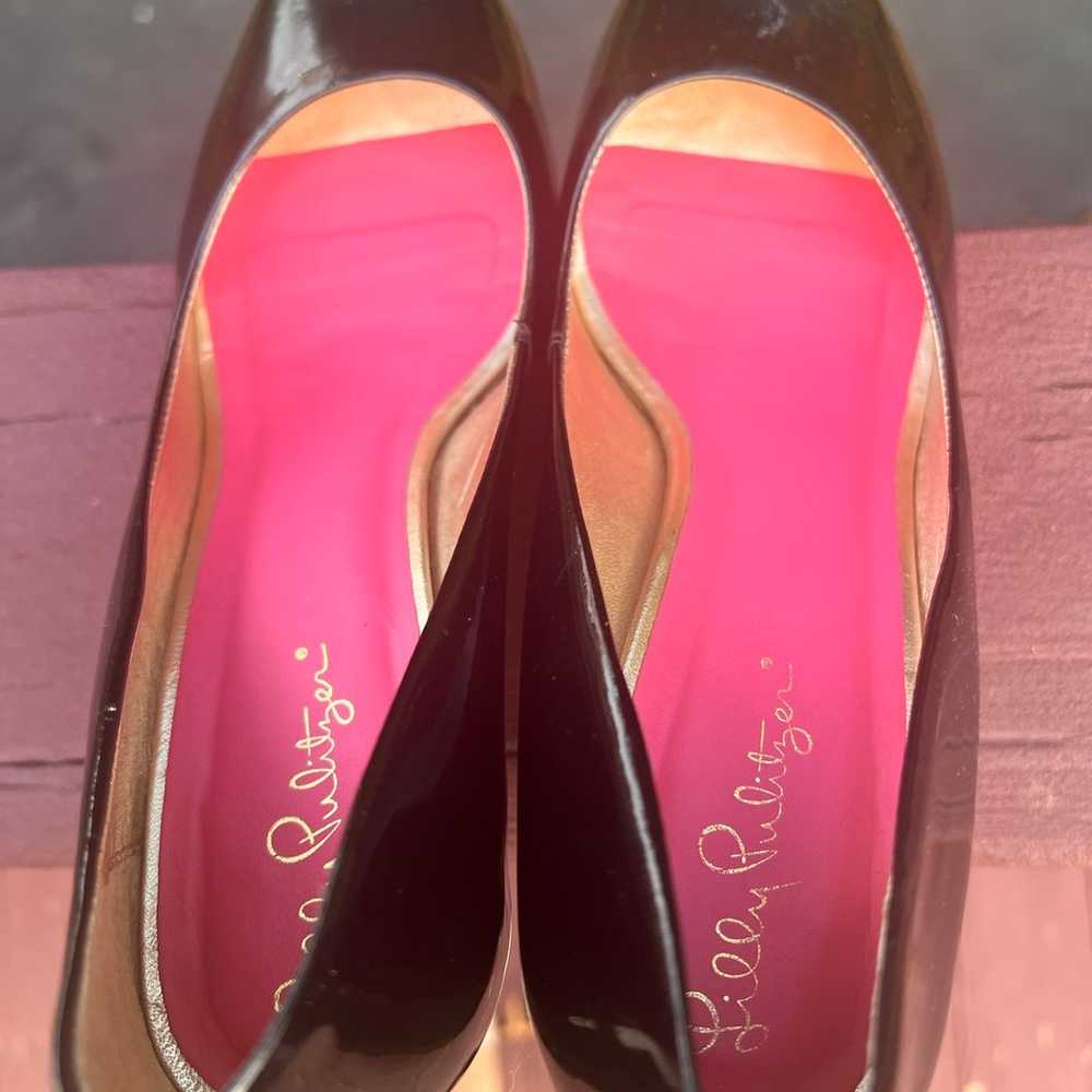 LILLY PULITZER NEW BLACK PATENT LEATHER PEER TOE … - image 9