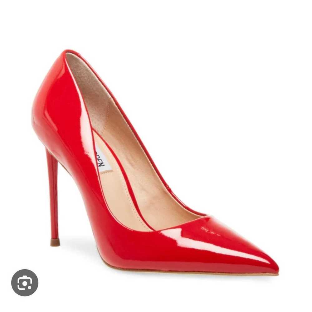 Size 7 Vala Red Patent Leather Steve Madden Pumps - image 1