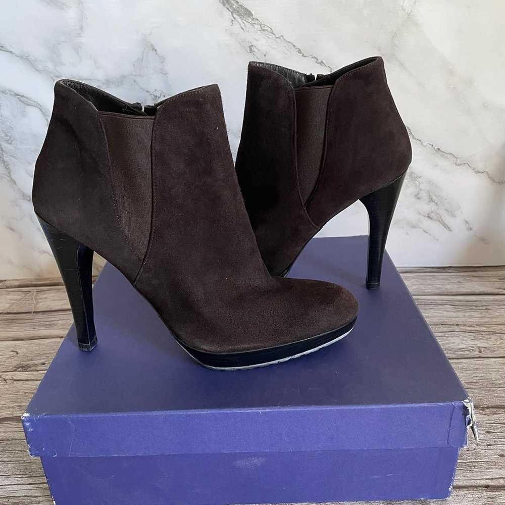 Stuart Weitzman Brown Cola Suede Ankle Heeled Boo… - image 1