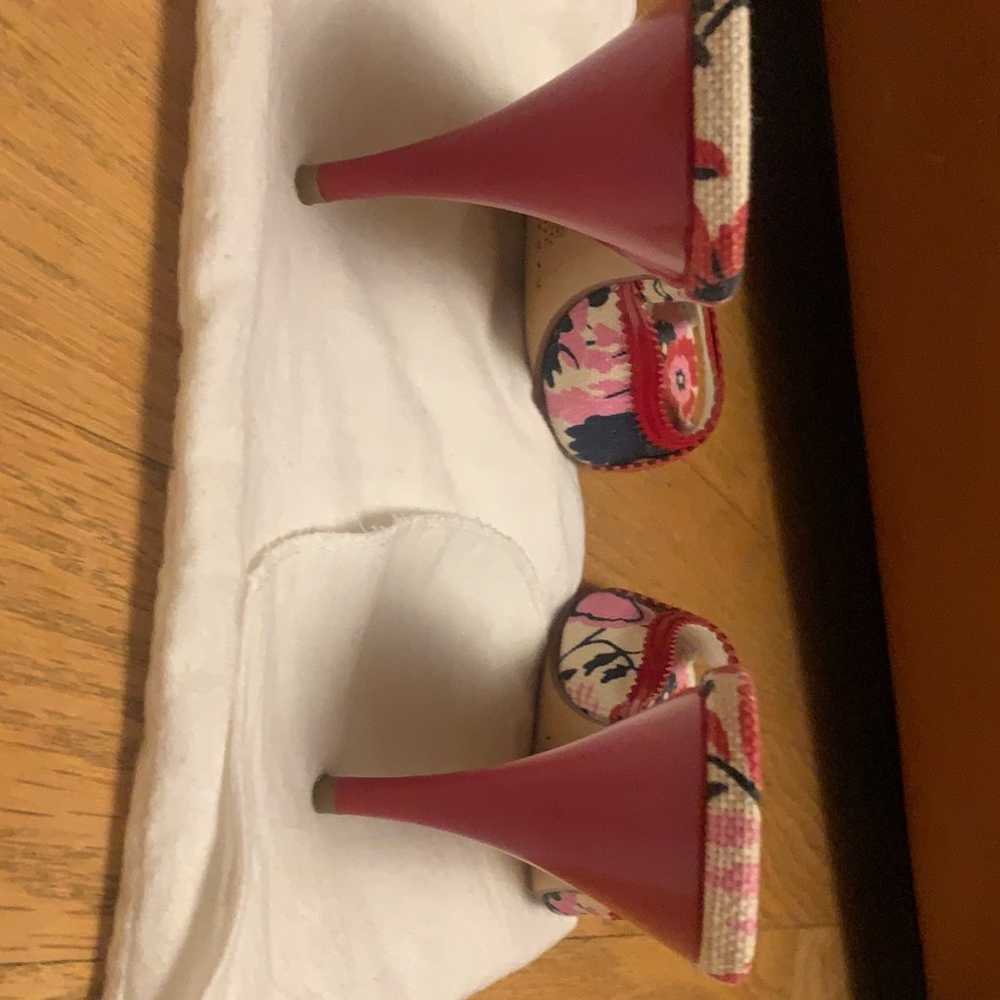 Like New Made in Italy Casadei slip-on kitten Hee… - image 3