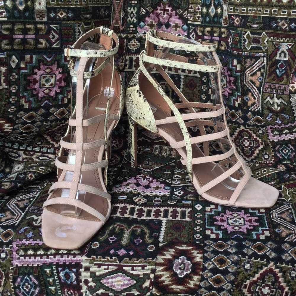 NWOT Bcbgmaxazria Ilsa Caged Heels 8.5 - image 3