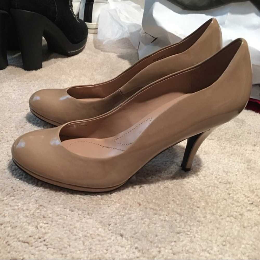 Tahari nude heels - image 3