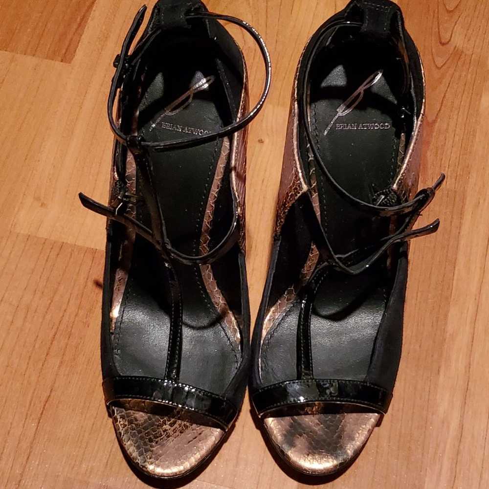 black shoes - image 4
